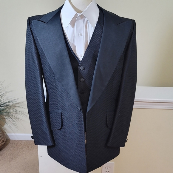 Palm Beach Formal 3pc.Tuxedo - Picture 5 of 16